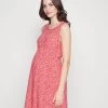 ONLY MATERNITY OLMNOVA LIFE SARA DRESS - Freizeitkleid - High Risk Red -Mode Verkauf 0aaa00fc70694f1aabe6bc8ad40af66f