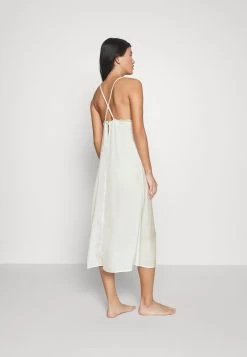 ONLY ONLGHITA BRIDE MAXI NIGHTGOWN - Nachthemd - Cloud Dancer -Mode Verkauf 5963ab9a69b84378a9e4bc74a8901faa