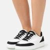 ONLY Shoes ONLSAPHIRE - Sneaker Low - White/black -Mode Verkauf 8ced7a17212a4b8393630cf3b7a4e467