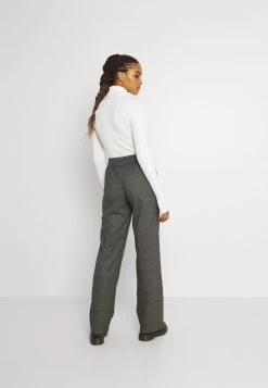 ONLY ONLPOPTRASH SUKI WIDE CHECK - Stoffhose - Black/cloud Dancer 10 ONLY ONLPOPTRASH SUKI WIDE CHECK - Stoffhose - Black/cloud Dancer -Mode Verkauf 8d19db8159d043cf96f32e2c5e6fe3eb