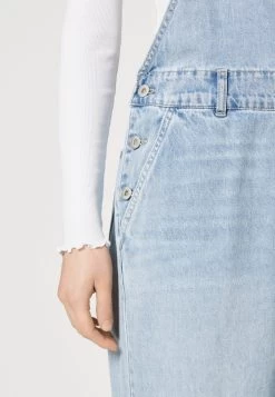 ONLY ONLEMMI OVERALL - Latzhose - Light Blue Denim -Mode Verkauf 918a513eec224fb88b25af47dfa28f32
