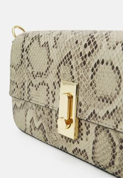 ONLY ONLNAOMI CROSS BODY BAG - Umhängetasche - Sand 12 ONLY ONLNAOMI CROSS BODY BAG - Umhängetasche - Sand -Mode Verkauf a2b6dd6ab6d4463a9b0dd6b8058f6e3d