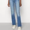 ONLY ONLBLUSH LIFE MID FLARED - Flared Jeans - Light Blue Denim -Mode Verkauf bb60639f683e406f97b2bb84983444e7