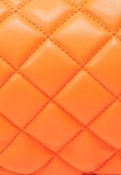 ONLY ONLPIAF QUIILTED ACC - Handtasche - Burnt Orange -Mode Verkauf c90b88620b1d487d86ff9d207415ecf9