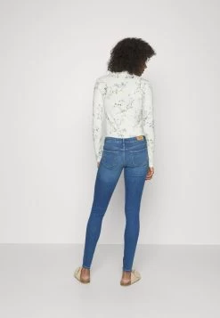 ONLY ONLCORAL - Jeans Skinny Fit - Light Blue Denim -Mode Verkauf cb0d20a4c90348e8acb4c6c5cde7fb15