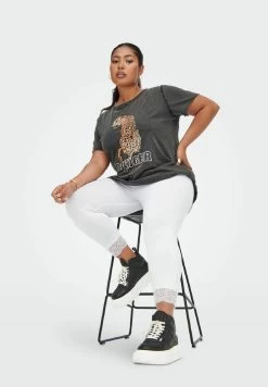 ONLY CARMAKOMA KURZE 7/8 CARTIME - Leggings - Hosen - Weiß 13 ONLY CARMAKOMA KURZE 7/8 CARTIME - Leggings - Hosen - Weiß -Mode Verkauf e6d6cfda614a47e38e61e4127130a7d8